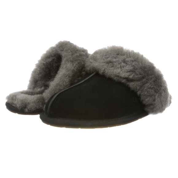 UGG Shoes - Ugg size 10 black sheepskin slippers back /grey new in the box